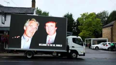 Several Detentions Made Following Donald Trump and Jeffrey Epstein Pictures Projected on Royal Castle
